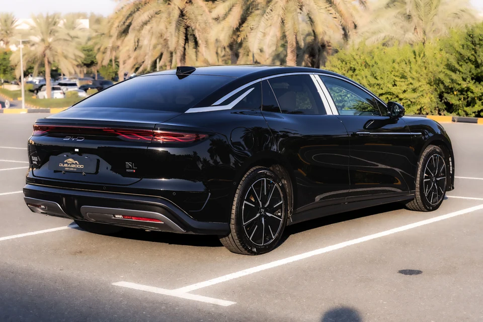 بي واي دي هان L 2025 أسود - صورة 4