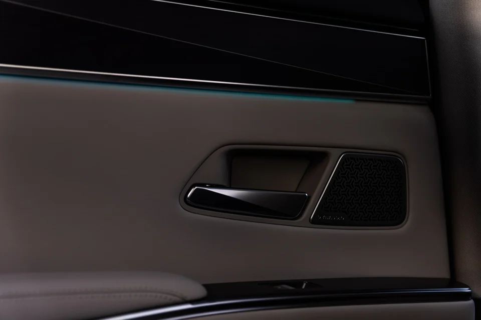 بي واي دي هان L 2025 فضي - صورة 20