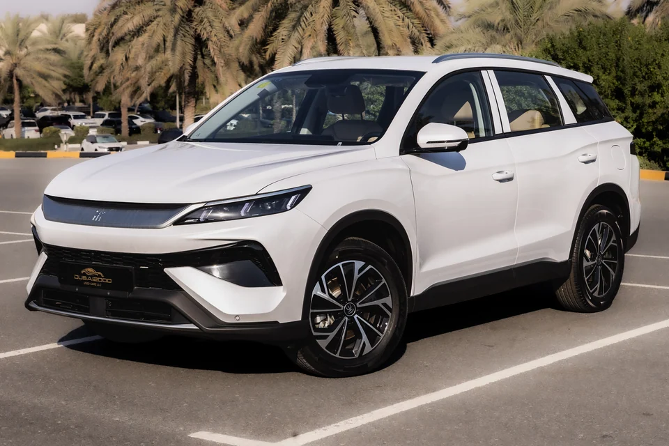 بي واي دي سونج برو DM-i 2025 – أبيض للبيع في الإمارات: المواصفات والسعر ودليل الشراء
