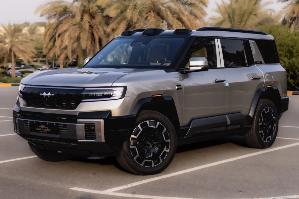 ليوبارد 8 فلاغشيب 2026 2026 دبي 2000 للسيارات