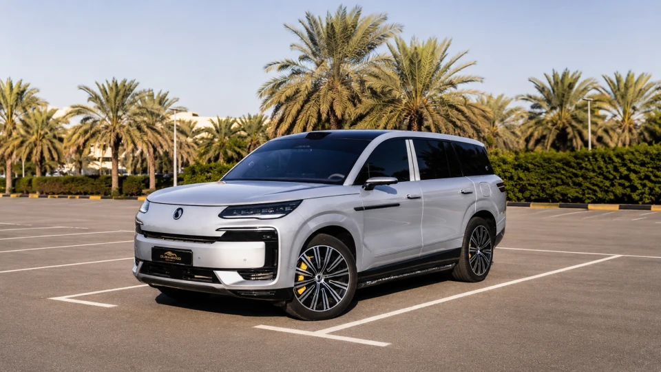 دينزا N9 2025 فضي 2025 دبي 2000 للسيارات