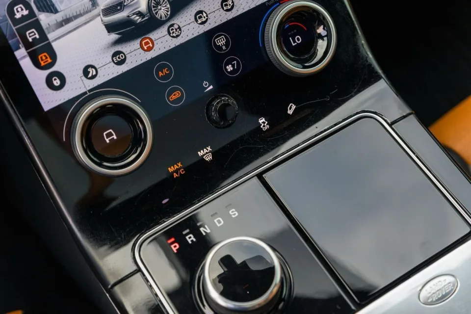 Land Rover Range Rover Velar 2018 – Black 2018 Dubai 2000 Cars