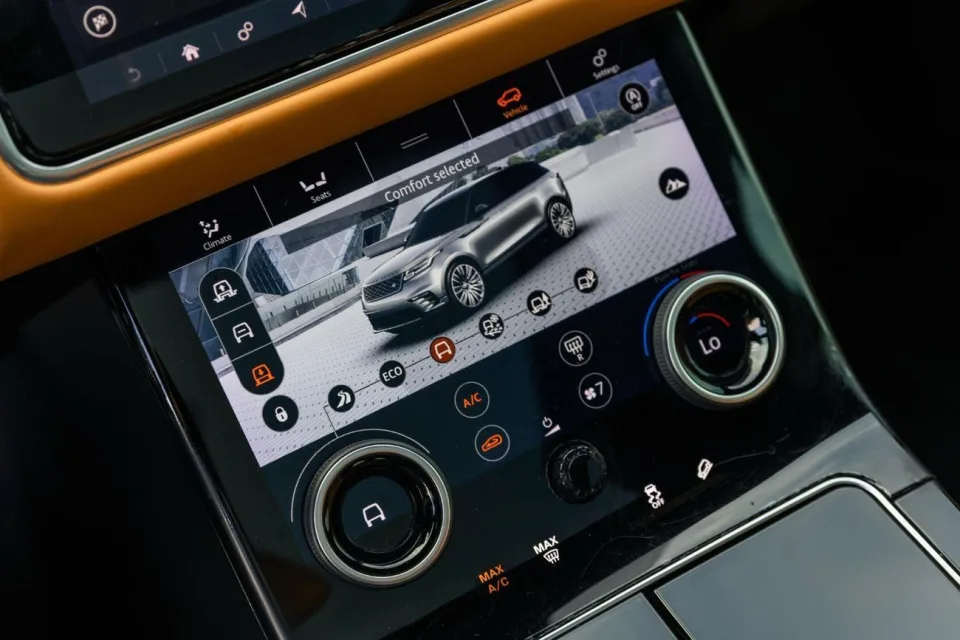 Land Rover Range Rover Velar 2018 – Black 2018 Dubai 2000 Cars